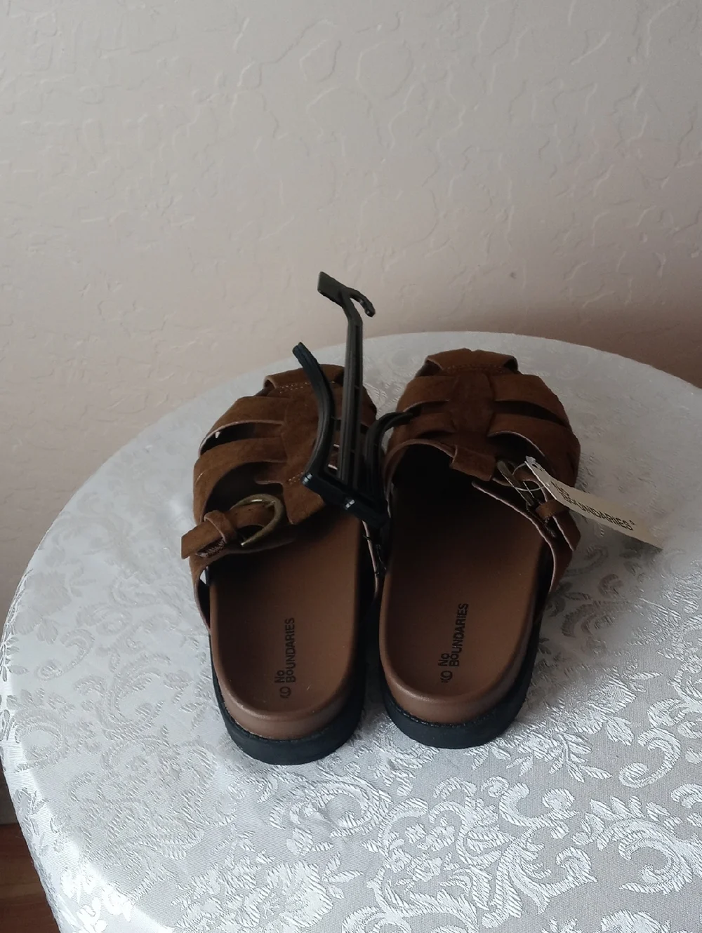 NWT No Boundaries Men's Brown Suede Fisherman Sandals with Buckle